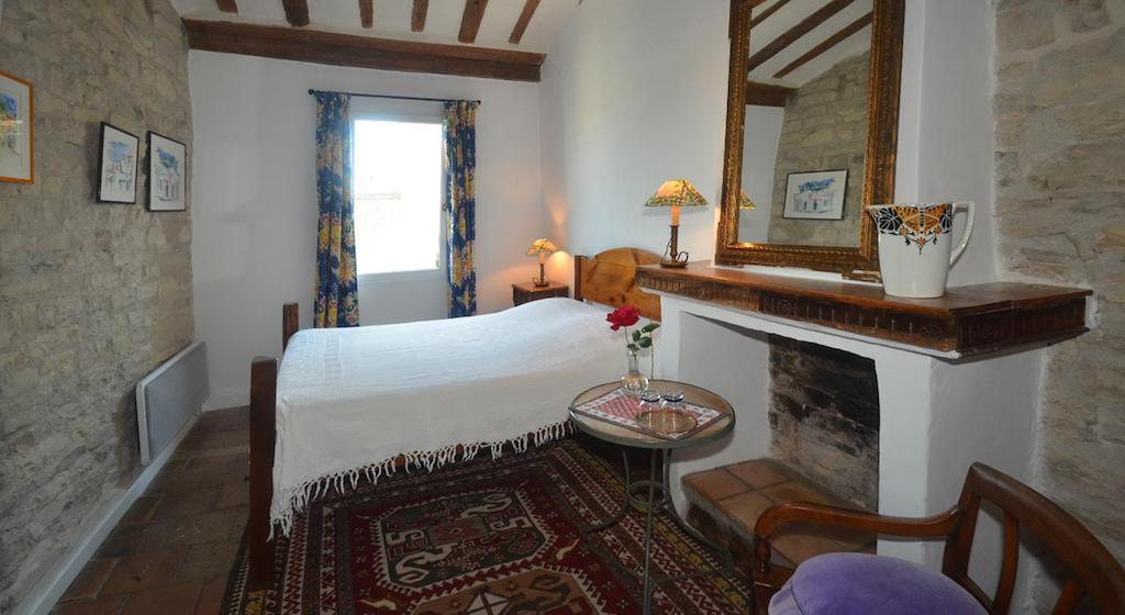 Bed And Art Bed & Breakfast Calvisson Oda fotoğraf