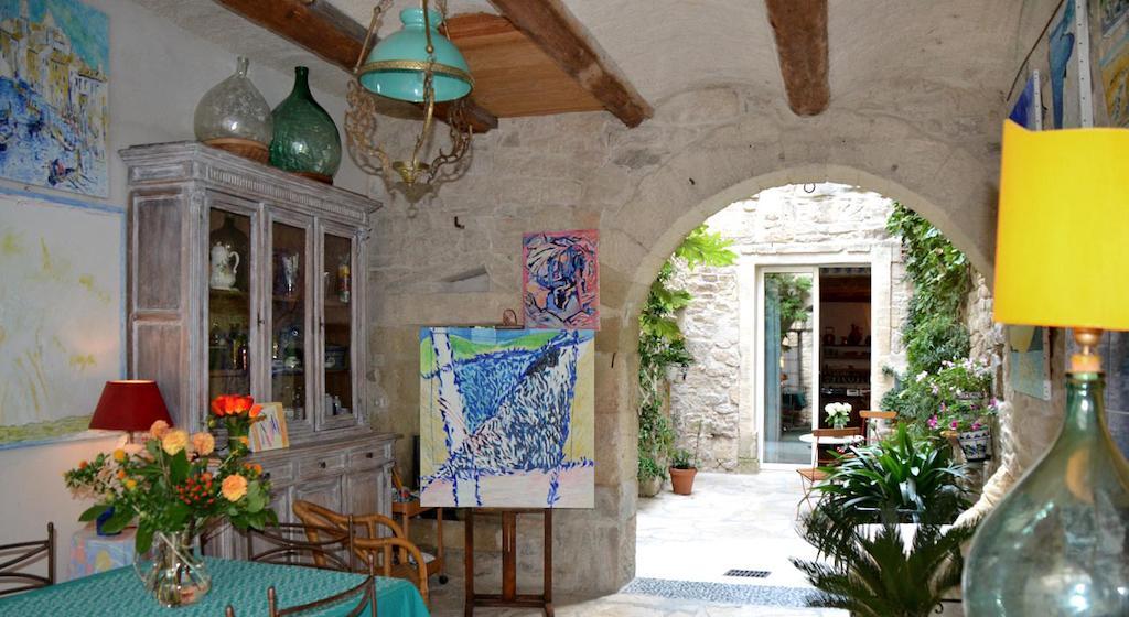 Bed And Art Bed & Breakfast Calvisson Oda fotoğraf